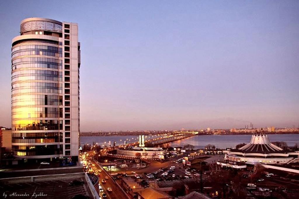 Staybridge Mini-Hotel In Most City Panoramic River View Днепър Екстериор снимка