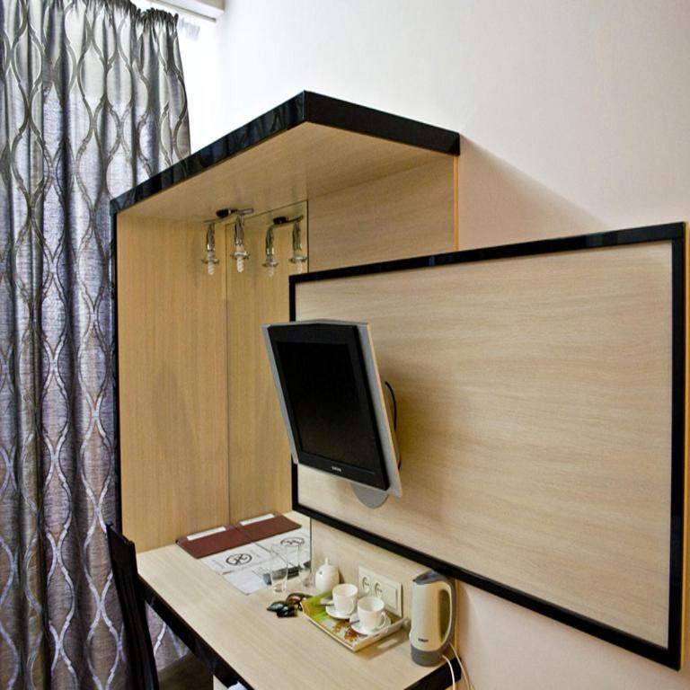 Staybridge Mini-Hotel In Most City Panoramic River View Днепър Стая снимка