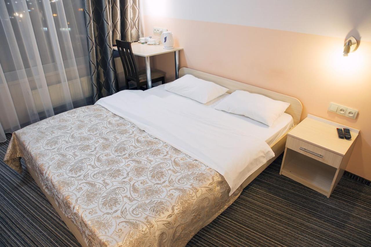 Staybridge Mini-Hotel In Most City Panoramic River View Днепър Екстериор снимка