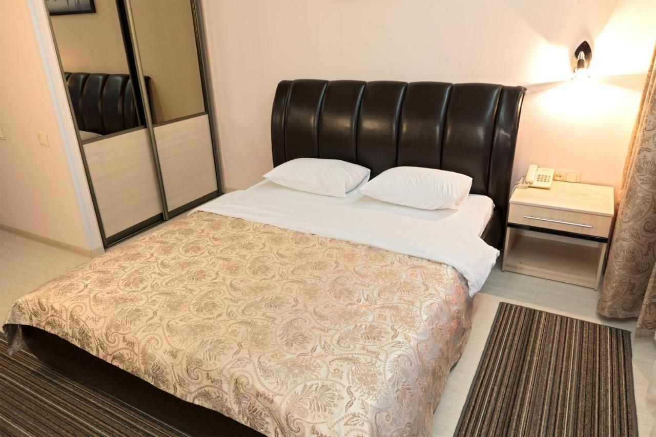 Staybridge Mini-Hotel In Most City Panoramic River View Днепър Екстериор снимка
